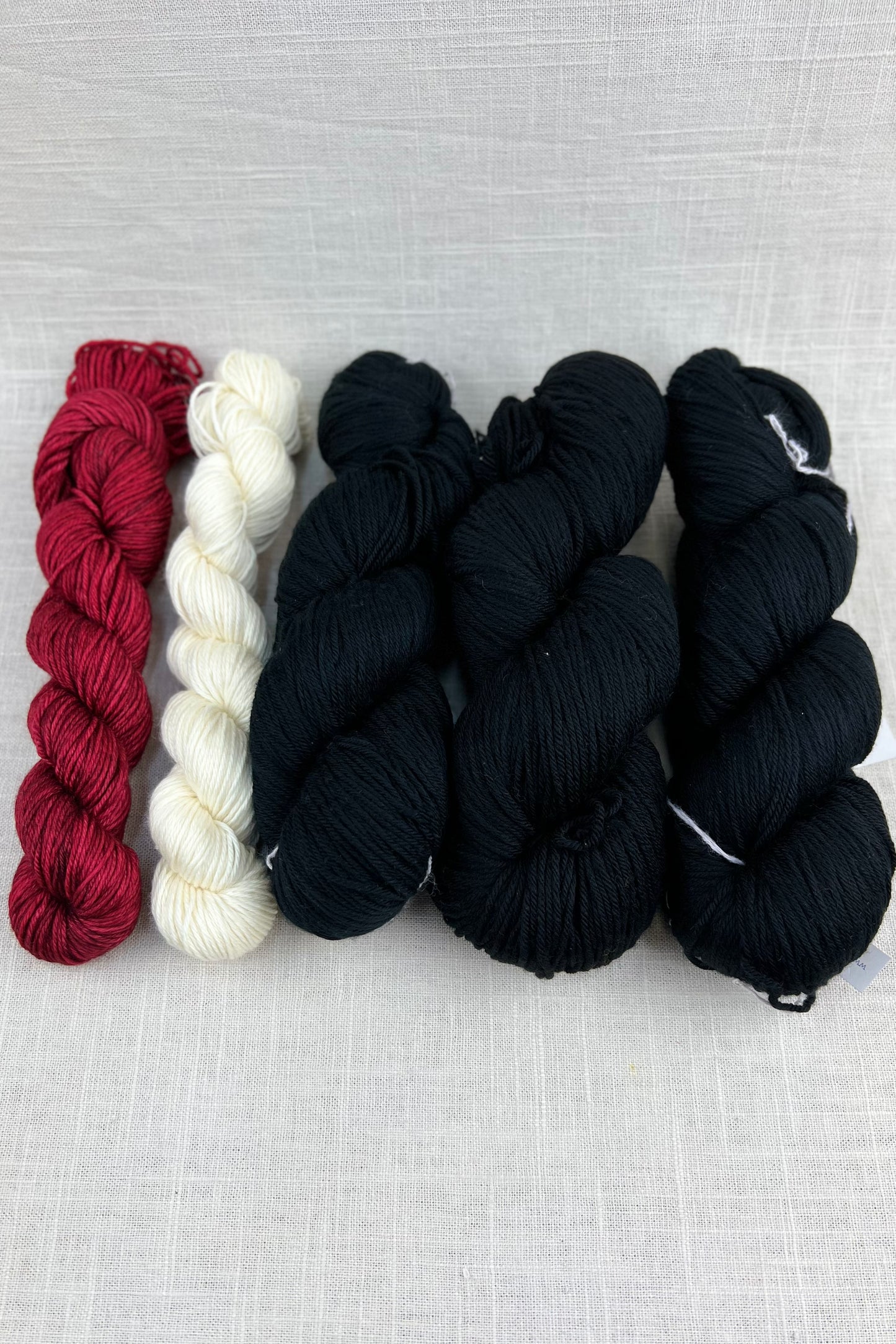 Malabrigo Arroyo - Black Cherry Tea Kit (black MC)