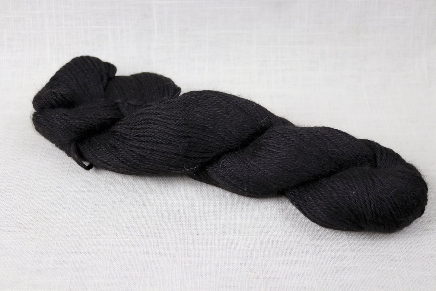 cascade eco alpaca undyed 1520 black