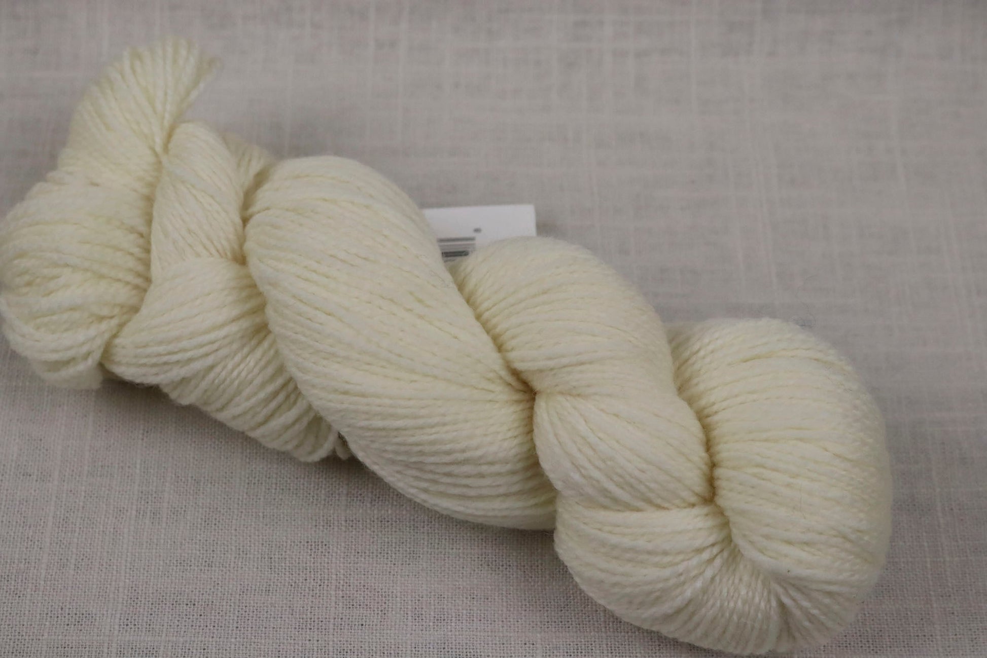 cascade yarns 220 superwash fingering 01 cream