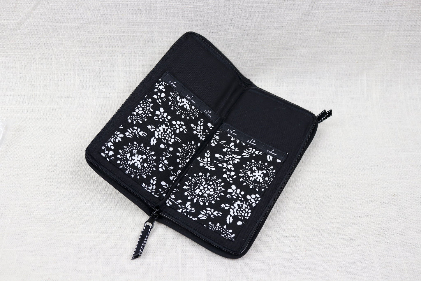 chiaogoo empty dpn crochet hook case open