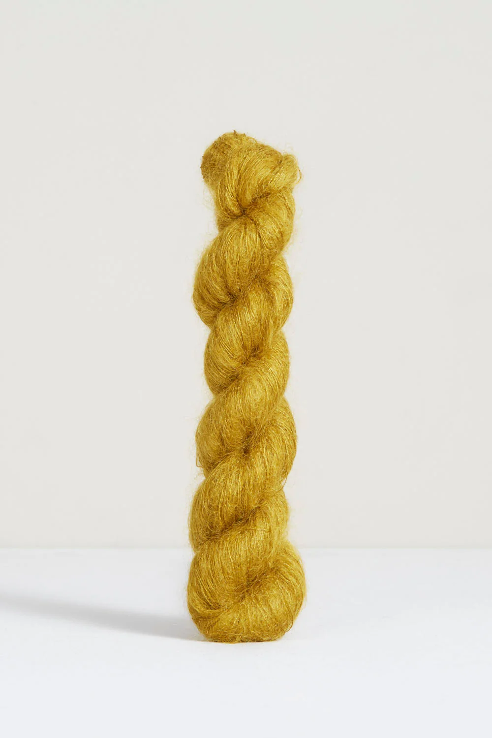 Urth Yarns Bonmoher