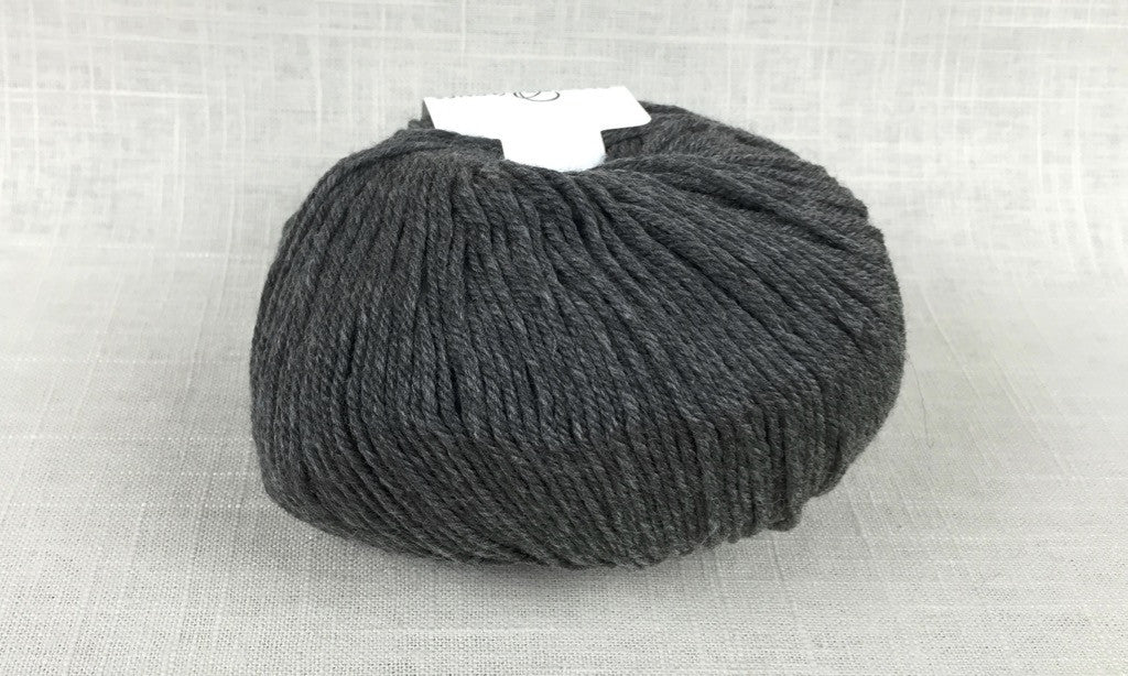 cascade 220 superwash light worsted DK 900 charcoal