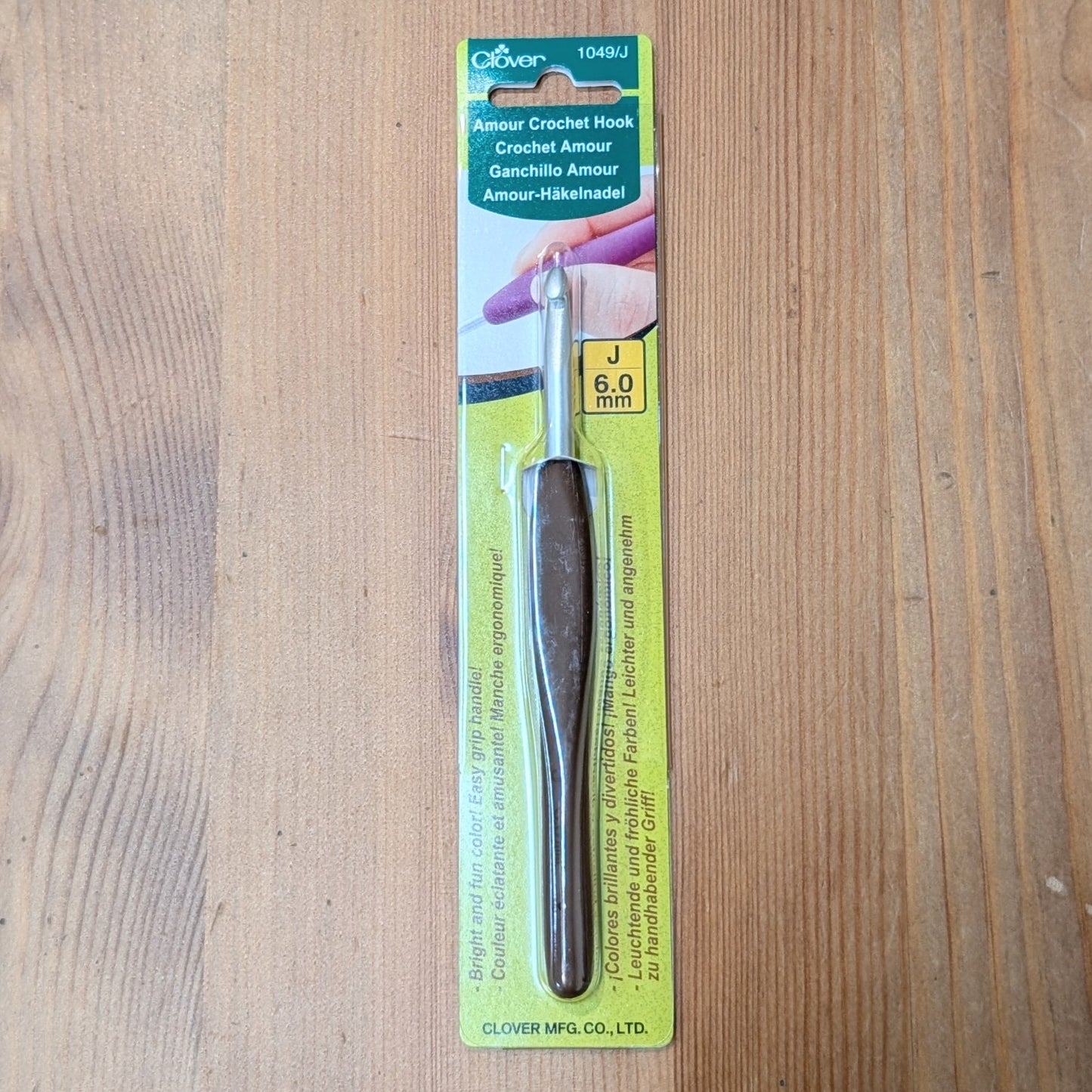 Clover Amour Crochet Hook 6mm