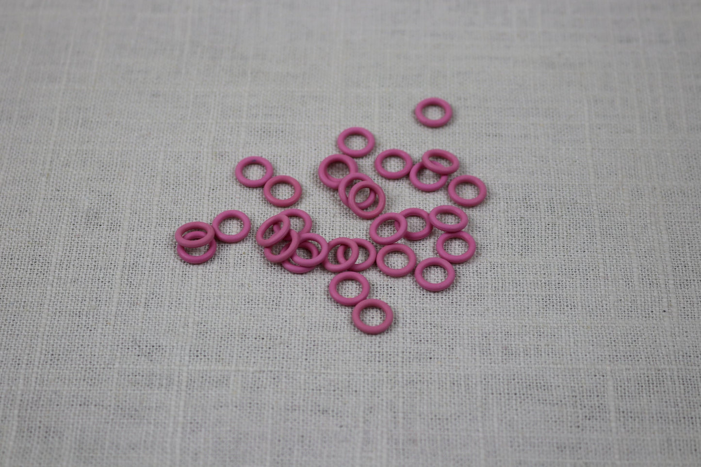 knitter's helper silicone stitch marker 10mm medium pink