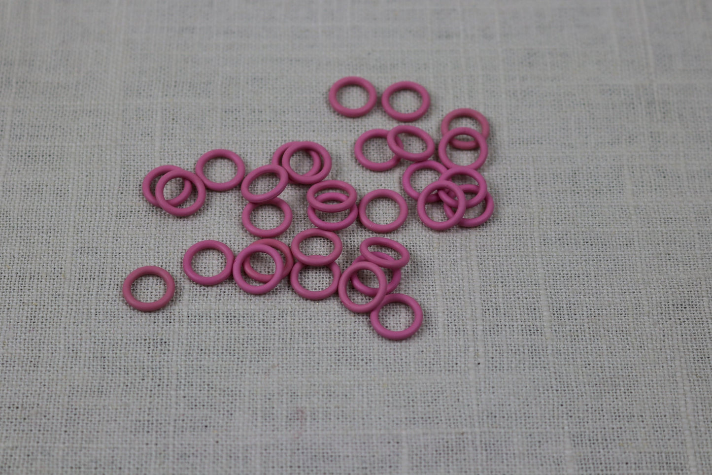 knitter's helper silicone stitch marker 13mm pink